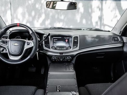 Used 2015 Chevrolet Caprice RWD image 7