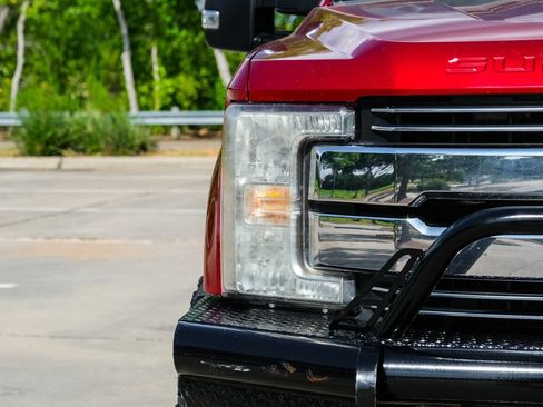 Used 2017 Ford F250 Lariat w/ Lariat Ultimate Package AWD/4WD image 5