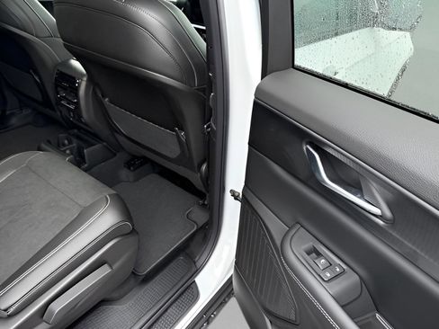 New 2025 Jeep Grand Cherokee L Altitude image 13