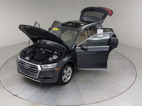 Used 2019 Audi Q5 Prestige w/ Prestige Package image 42