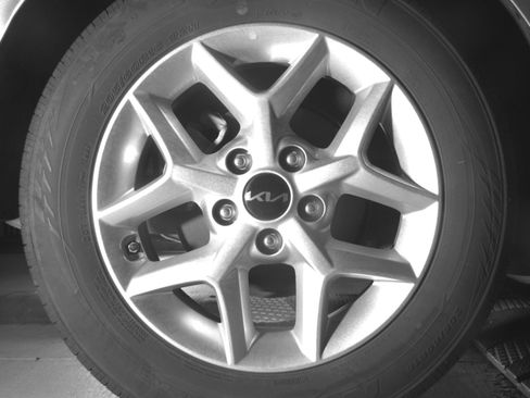 Used 2025 Kia Soul LX w/ LX Technology Package FWD image 15