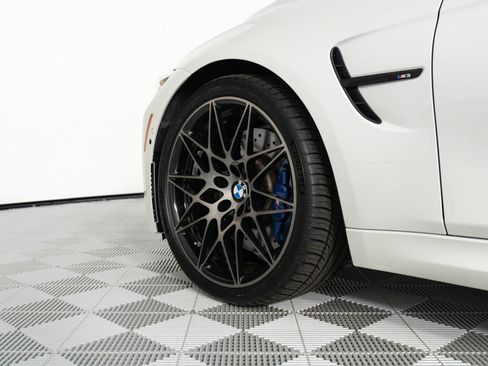 Used 2018 BMW M3 RWD image 19