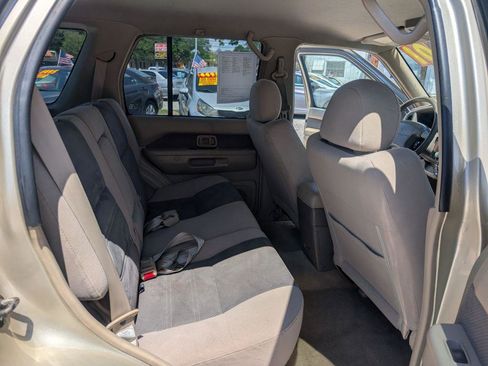 Used 2001 Nissan Pathfinder SE RWD image 12