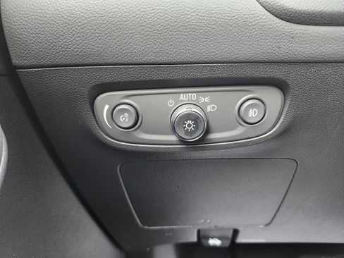 Used 2022 Buick Encore GX Preferred w/ Cold Weather Comfort Package AWD/4WD image 16