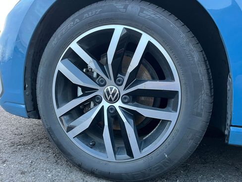 Used 2025 Volkswagen Jetta SE image 30