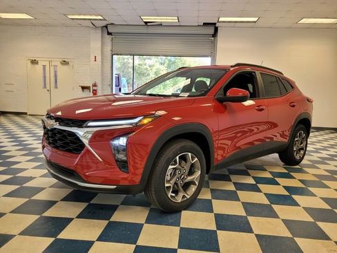 New 2026 Chevrolet Trax LT w/ Driver Confidence Package image 3