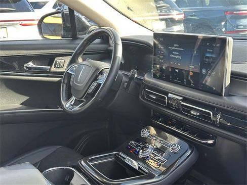 Certified 2022 Lincoln Nautilus Reserve image 33