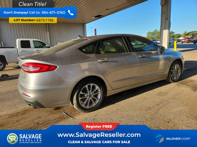 Used 2020 Ford Fusion SE FWD image 4