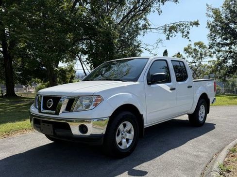 Used 2011 Nissan Frontier SV AWD/4WD image 5