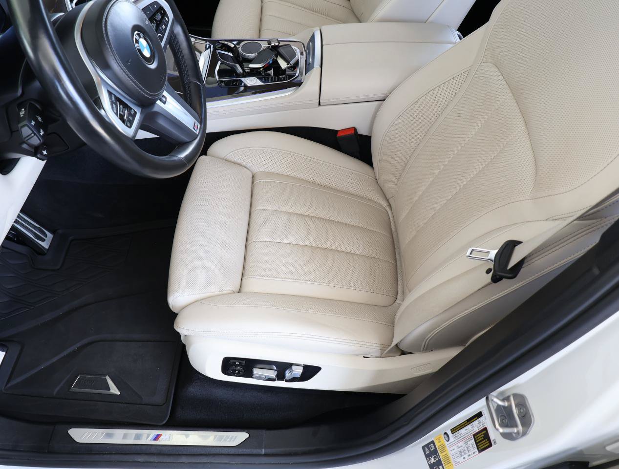 Used 2022 BMW X5 xDrive40i w/ M Sport Package AWD/4WD image 44