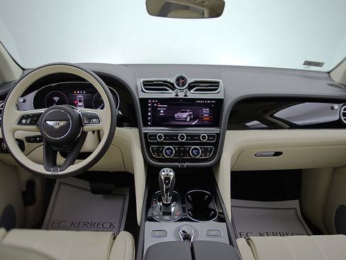 Certified 2023 Bentley Bentayga Extended Wheelbase image 20