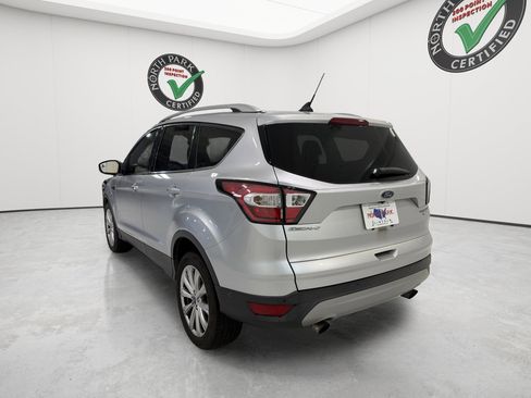 Used 2018 Ford Escape Titanium FWD image 3