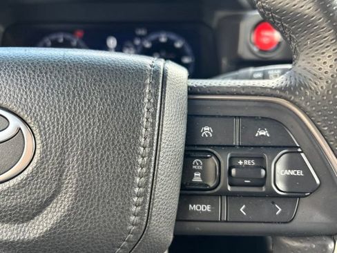 Used 2025 Toyota 4Runner TRD Off-Road AWD/4WD image 25