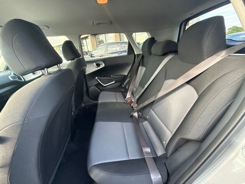 Used 2023 Kia Soul LX FWD image 28