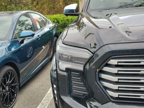 Used 2024 Toyota Tacoma Limited image 7