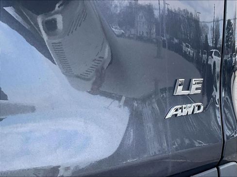Used 2025 Toyota RAV4 LE AWD/4WD image 29