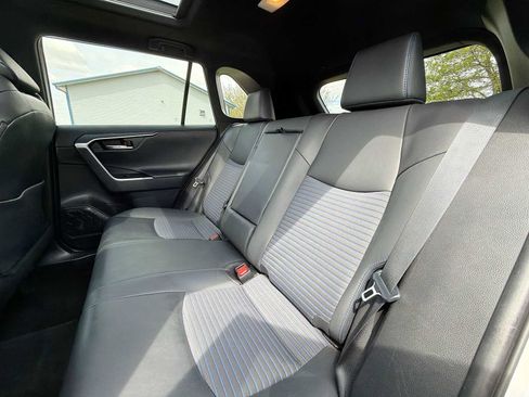 Used 2021 Toyota RAV4 XSE AWD/4WD image 17