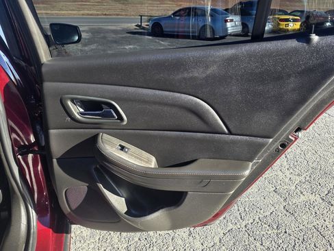 Used 2015 Chevrolet Malibu LT image 14