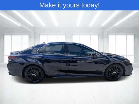 Used 2021 Toyota Camry XSE w/ Navigation Package FWD image 2