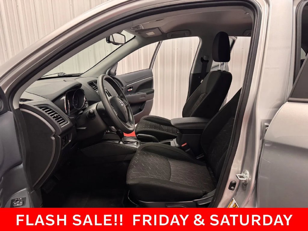 Used 2024 Mitsubishi Outlander Sport ES AWD/4WD image 32