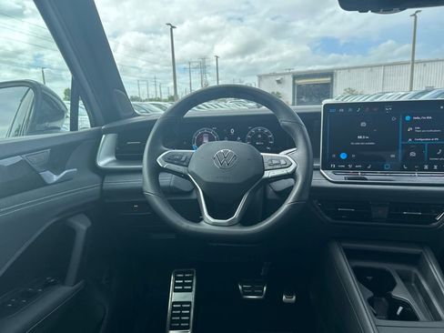 New 2026 Volkswagen Tiguan SE R-Line image 50