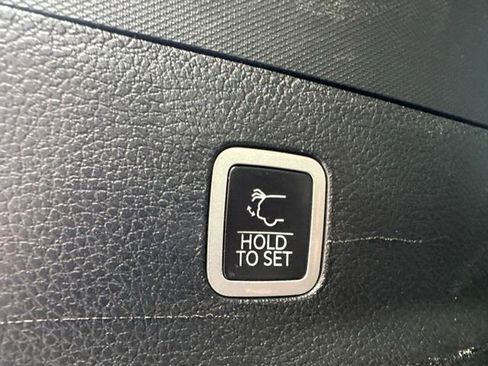 Used 2024 Jeep Wagoneer L Series II image 31