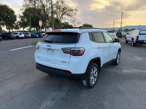 Used 2025 Jeep Compass Latitude w/ Sun & Sound Group image 5