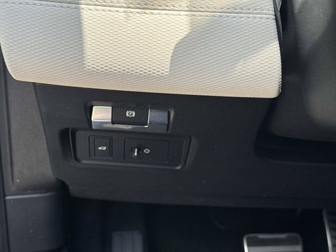 Used 2021 Land Rover Discovery Sport S R-Dynamic AWD/4WD image 33