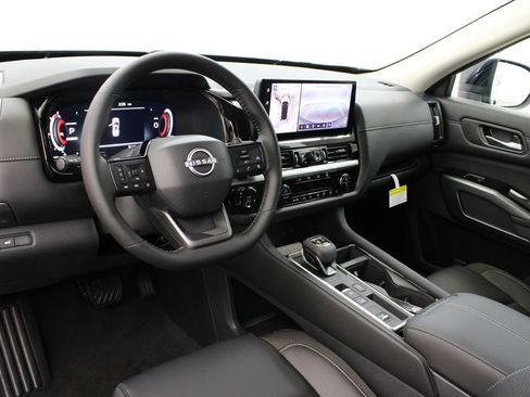 New 2026 Nissan Pathfinder SL FWD image 14