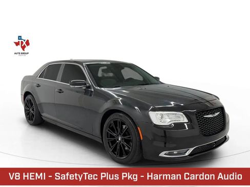 Used 2017 Chrysler 300 C w/ Safetytec Plus Group RWD image 1