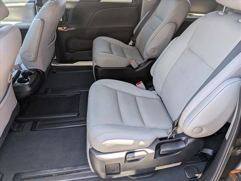 Used 2020 Toyota Sienna Limited w/ Carpet Mat Package FWD image 19