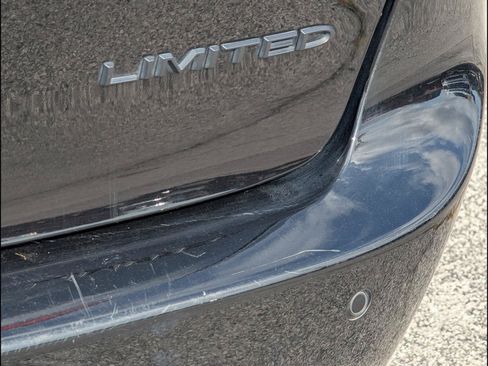 Used 2025 Chrysler Pacifica Limited FWD image 23