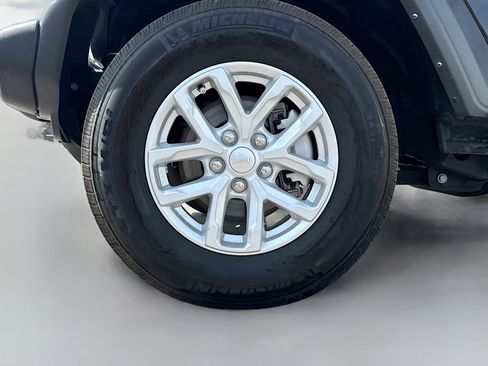 Used 2023 Jeep Wrangler Sport AWD/4WD image 38