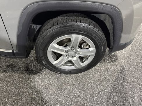 Used 2023 Jeep Compass Latitude w/ Convenience Group image 15