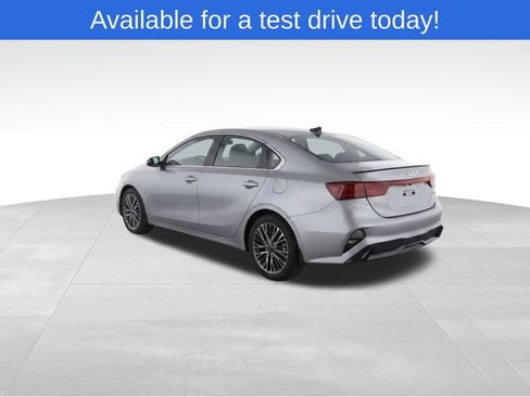 Used 2024 Kia Forte GT-Line w/ GT-Line Premium Package FWD image 3