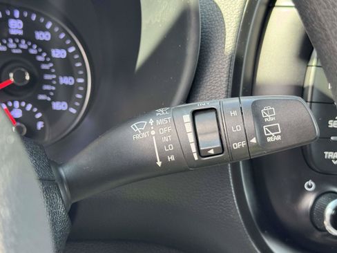 Used 2021 Kia Soul LX FWD image 25