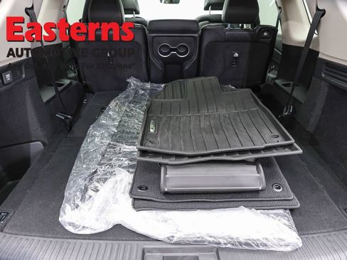 Used 2023 Acura MDX w/ Technology Package AWD/4WD image 24