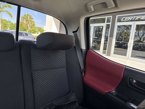 Used 2022 Toyota Tacoma SR5 w/ Technology Package RWD image 19