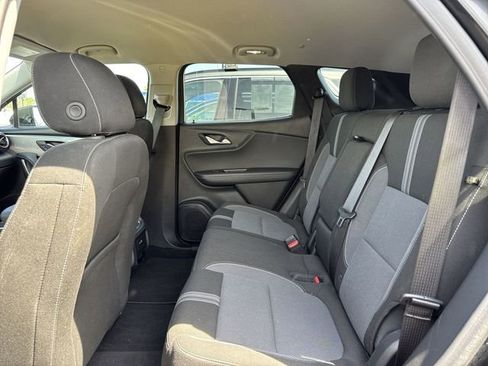 Used 2025 Chevrolet Blazer LT AWD/4WD image 9