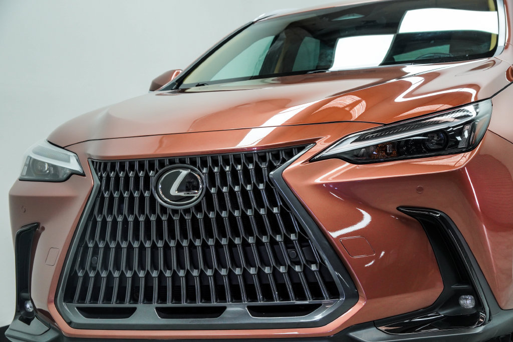 Used 2025 Lexus NX 250 FWD w/ Towing Package (2000 Lbs) image 2