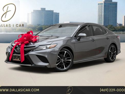 Used 2019 Toyota Camry XSE FWD image 1