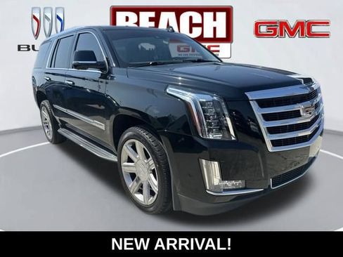 Used 2019 Cadillac Escalade Luxury RWD image 1