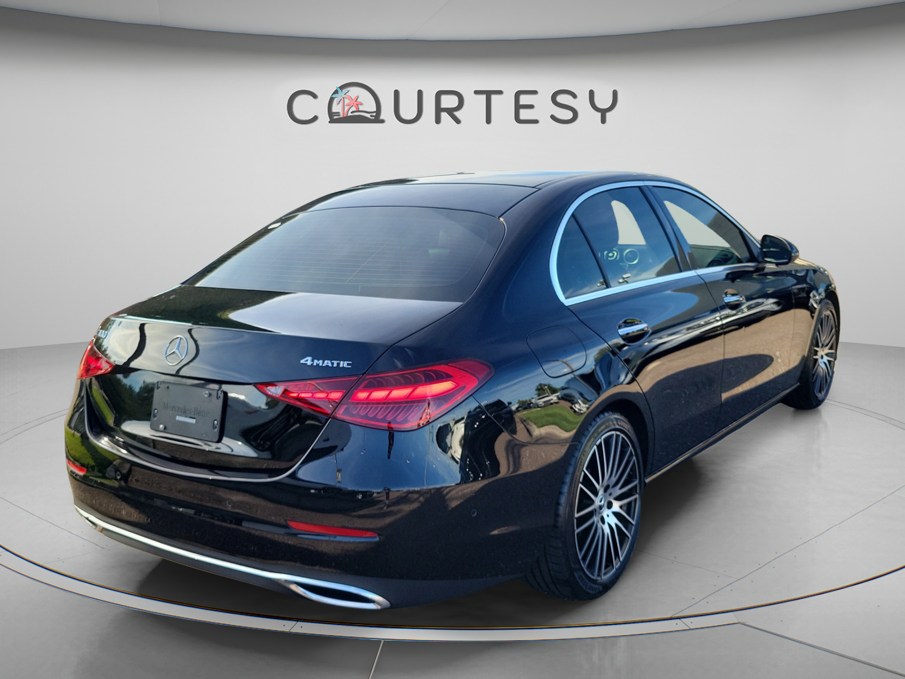 Used 2024 Mercedes-Benz C 300 4MATIC Sedan image 5