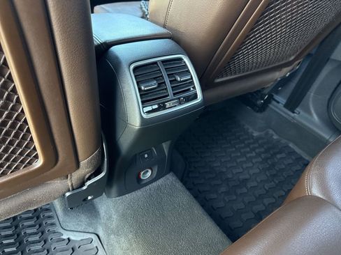 Used 2018 Audi Q3 2.0T Premium FWD image 28
