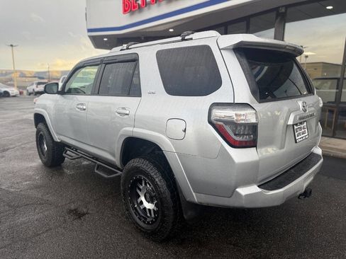 Used 2015 Toyota 4Runner SR5 Premium image 7