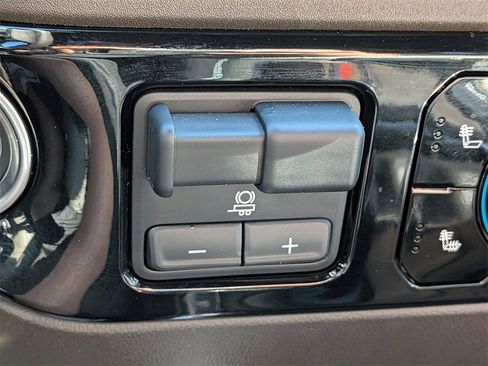 Used 2025 Chevrolet Silverado 1500 LT Trail Boss w/ LT Trail Boss Premium Package image 25