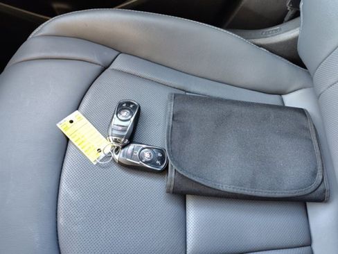 Used 2023 Buick Enclave Premium w/ Experience Buick Package image 24