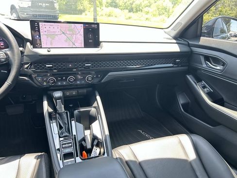 Used 2024 Honda Accord Touring image 17