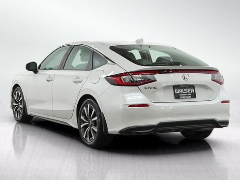 Used 2024 Honda Civic EX-L image 3