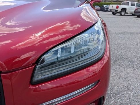 Used 2025 Lincoln Corsair AWD w/ Equipment Group 101A image 9